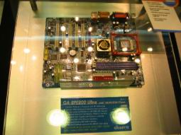 Gigabyte - 8PE800 Ultra.jpg