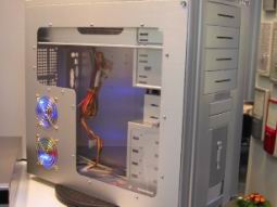 Sunny - Case with Ledfans and Window.jpg